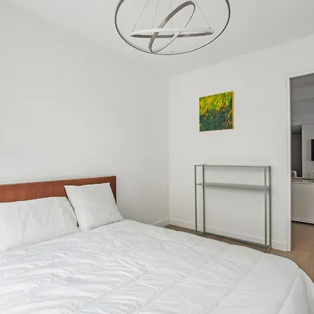 Arc De Triomphe By Weekome Apartment