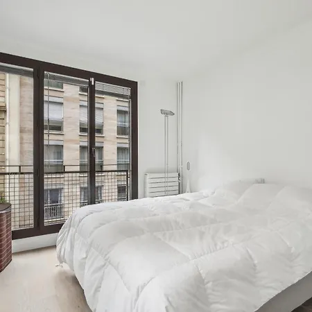 Arc De Triomphe By Weekome Apartment